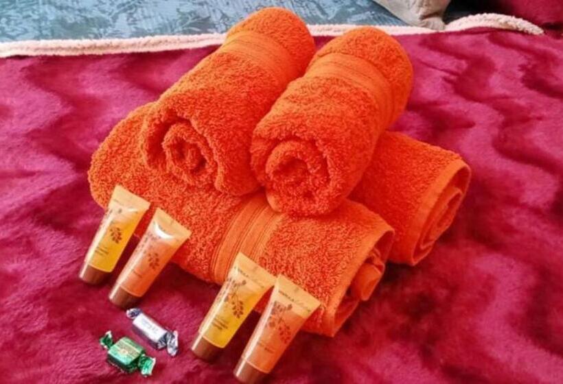 جناح ديلوكس, Bun Clody Manor   Guest House & Coffee Shop