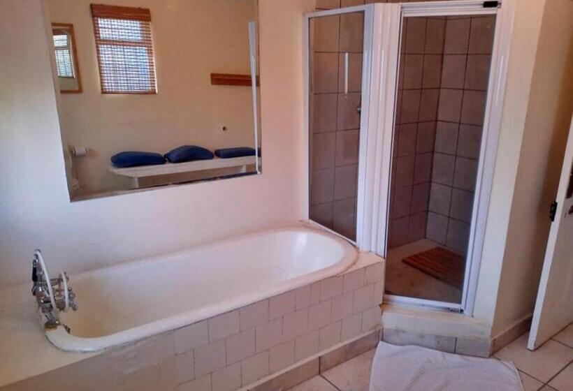 جناح ديلوكس, Bun Clody Manor   Guest House & Coffee Shop