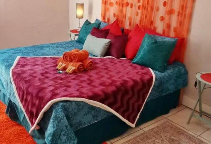 Люкс Повышенной Комфортности, Bun Clody Manor   Guest House & Coffee Shop