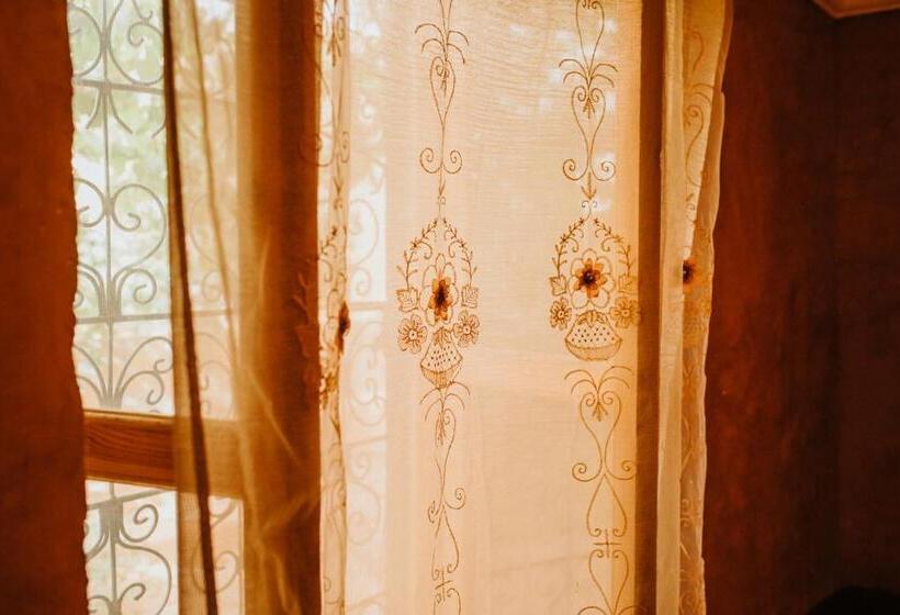 اتاق استاندارد با چشم‌انداز باغ, Kasbah Petit Nomade