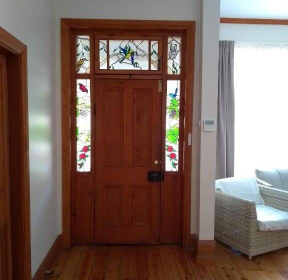 منزل 3 غرف نوم, Birdwood Motel