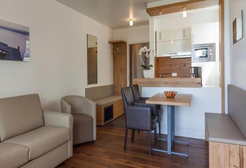 شقة غرفتين نوم مزودة بشُرفة, Gasthaus Seeblick