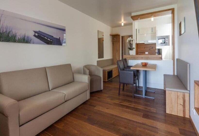 شقة غرفتين نوم مزودة بشُرفة, Gasthaus Seeblick