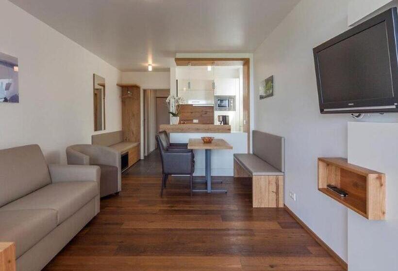 شقة غرفتين نوم مزودة بشُرفة, Gasthaus Seeblick