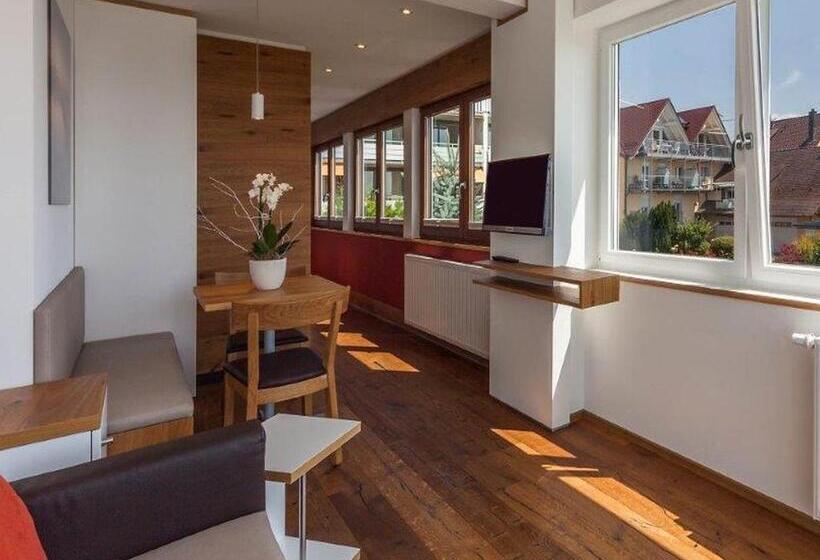 جناح جونيور, Gasthaus Seeblick