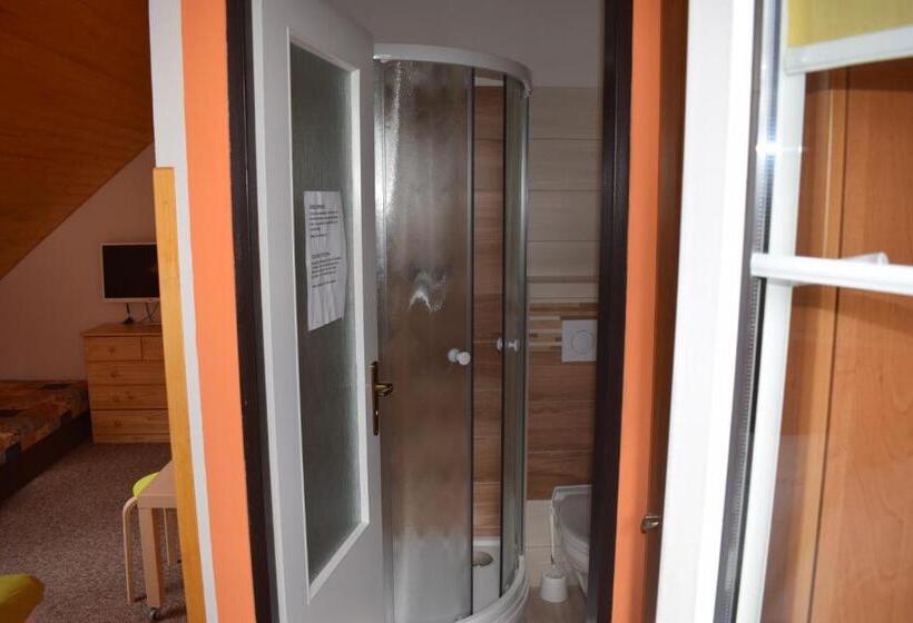 Номер Стандарт Трехместный, Guest House Pod Rozhlednou