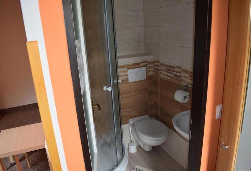 Quarto Triplo Estandar, Guest House Pod Rozhlednou