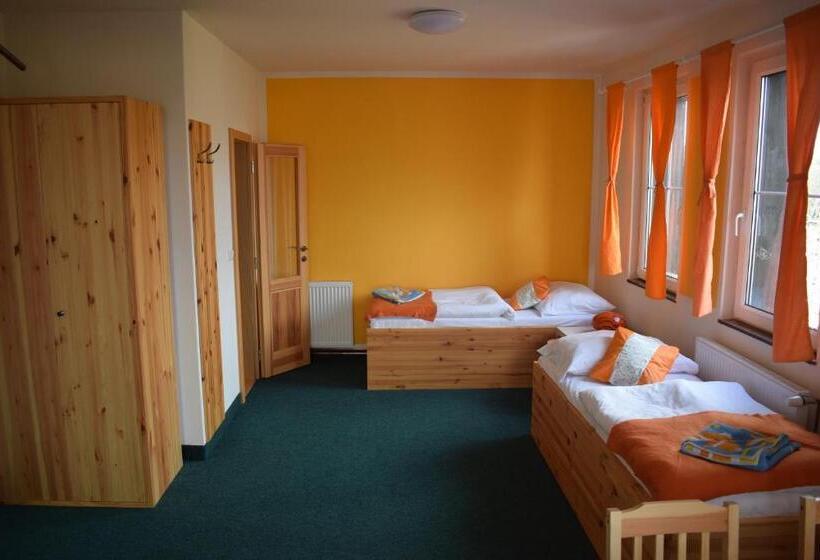 חדר משפחתי נוף להרים, Guest House Pod Rozhlednou