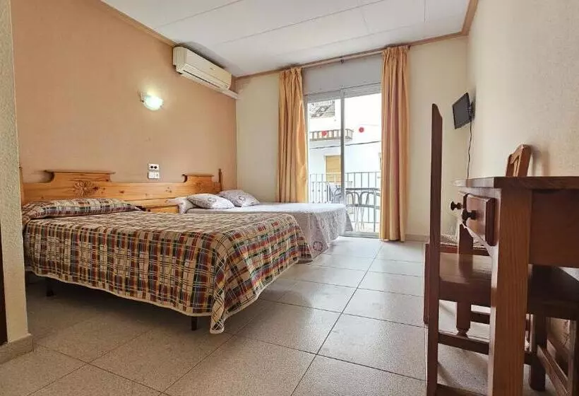 اتاق استاندارد سه نفره, Hostal Los Maños