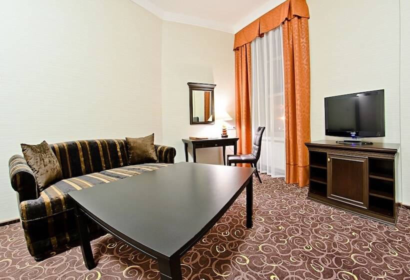 اتاق سوپریور, Alfavito Kyiv