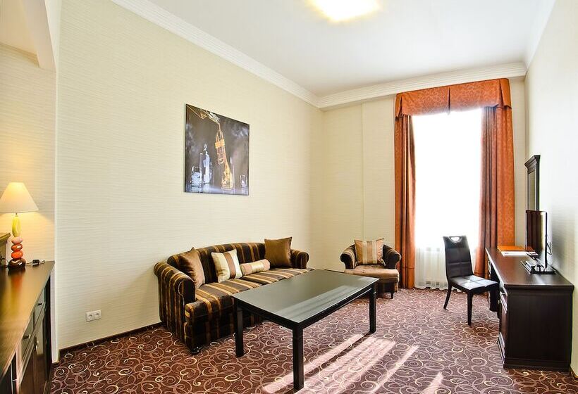 اتاق لوکس, Alfavito Kyiv