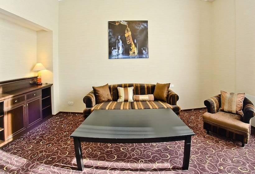 اتاق لوکس, Alfavito Kyiv