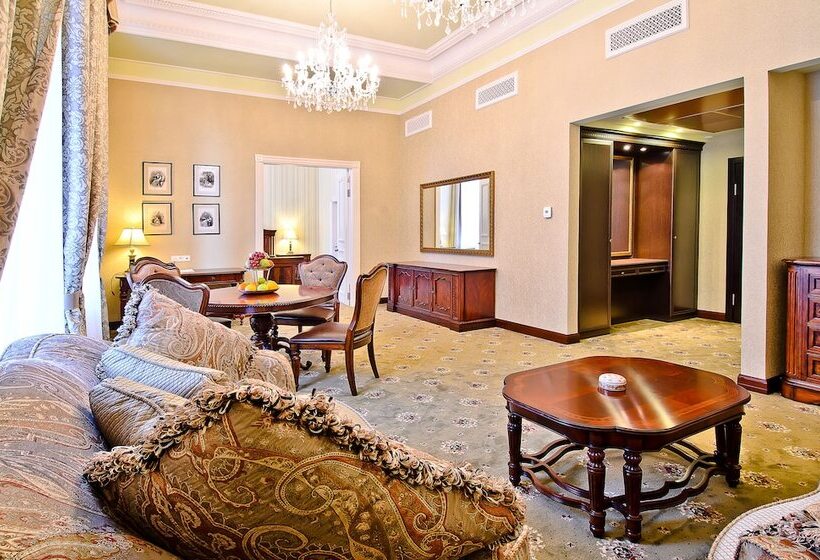 سوییت اجرایی, Alfavito Kyiv