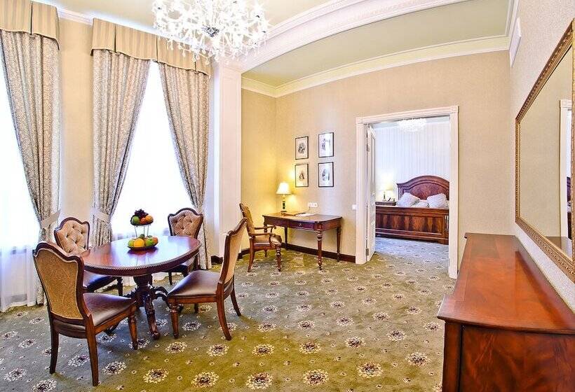 سوییت اجرایی, Alfavito Kyiv