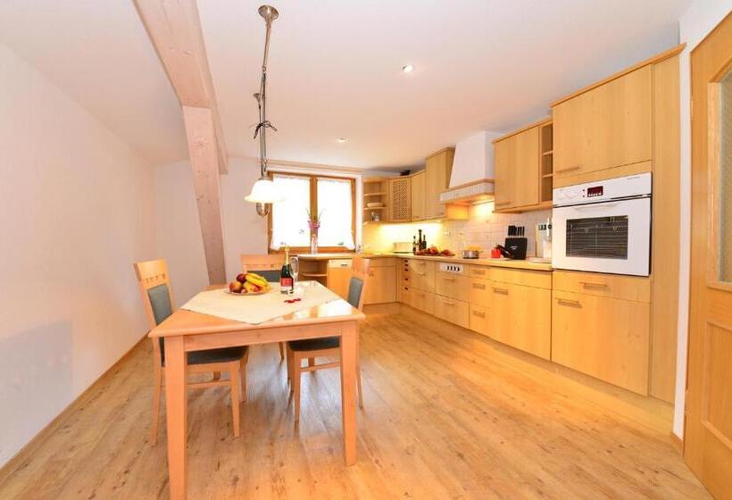 جناح, Alte Krone