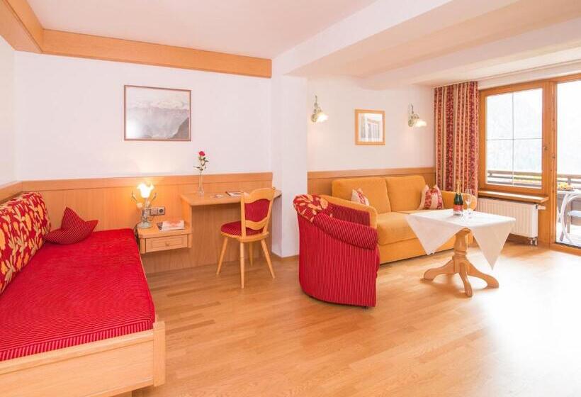 جناح جونيور, Alte Krone