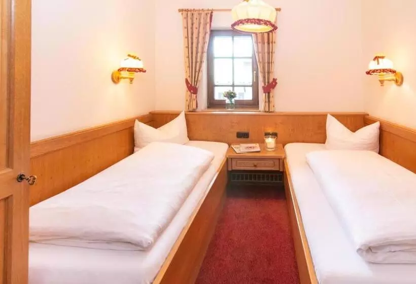 1 Bedroom Apartment with Balcony, Alte Krone
