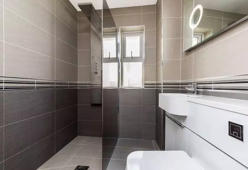 スーペリアスタジオ, Ashbys Accommodation & Spa Hire