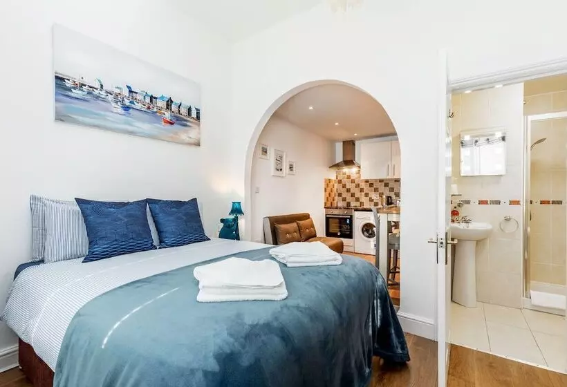 スーペリアスタジオ, Ashbys Accommodation & Spa Hire