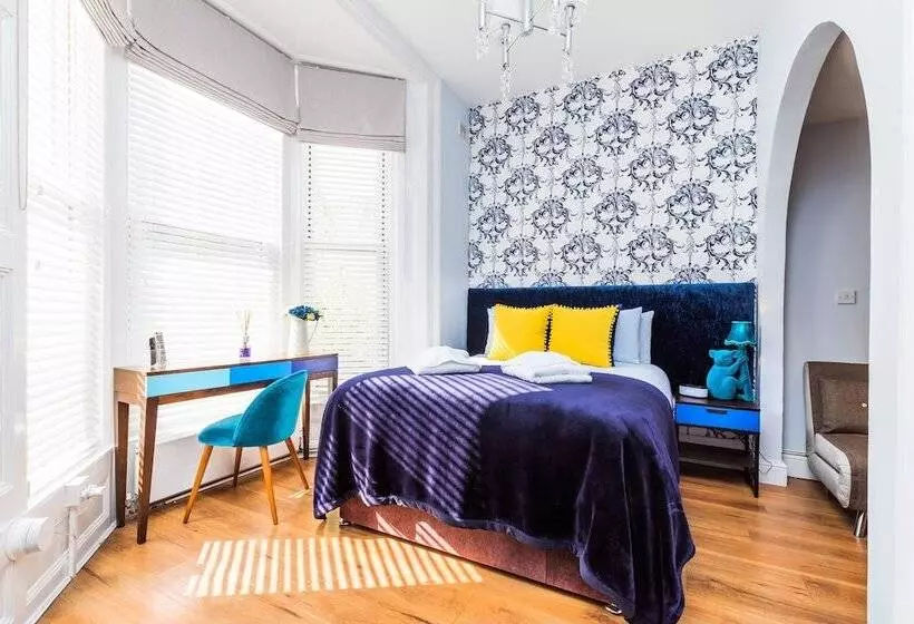 スーペリアスタジオ, Ashbys Accommodation & Spa Hire