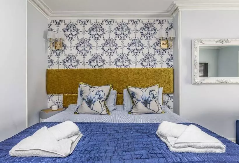 デラックススタジオ, Ashbys Accommodation & Spa Hire