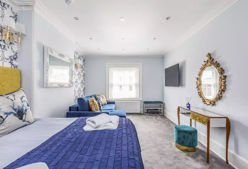 デラックススタジオ, Ashbys Accommodation & Spa Hire