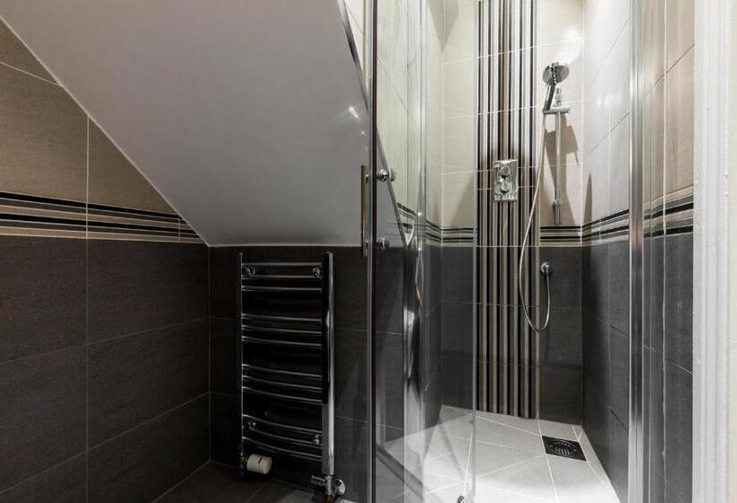 Номер Стандарт, Ashbys Accommodation & Spa Hire