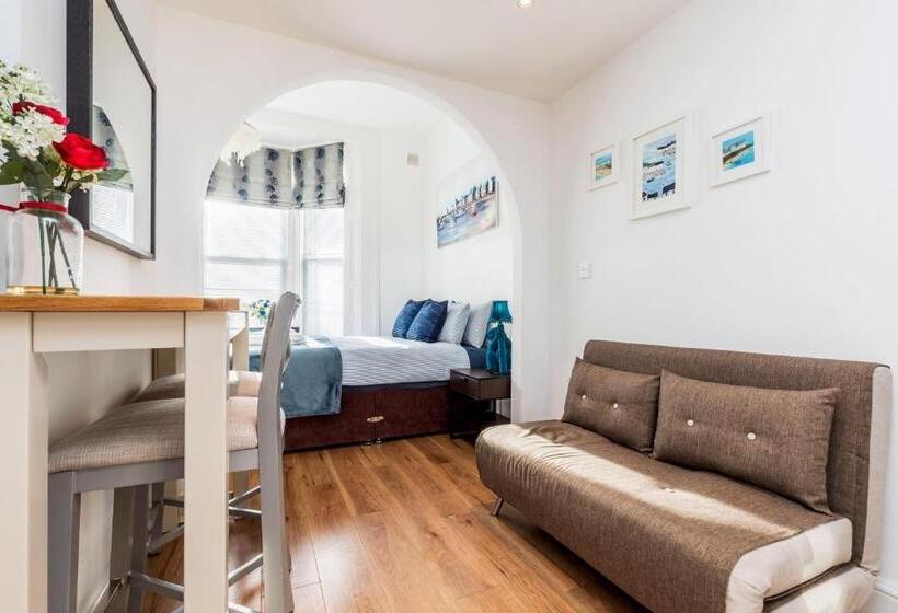 Студия Superior, Ashbys Accommodation & Spa Hire