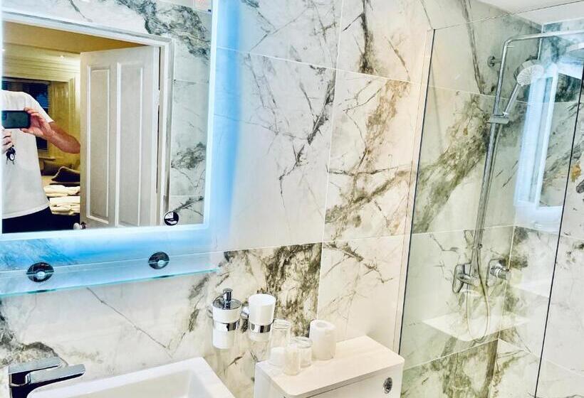 Студия Deluxe, Ashbys Accommodation & Spa Hire