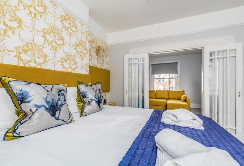 Люкс Deluxe Кровать Кинг, Ashbys Accommodation & Spa Hire