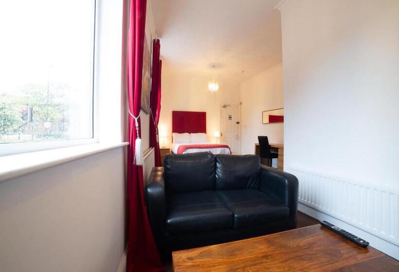 スーペリアースイート, The Douglas