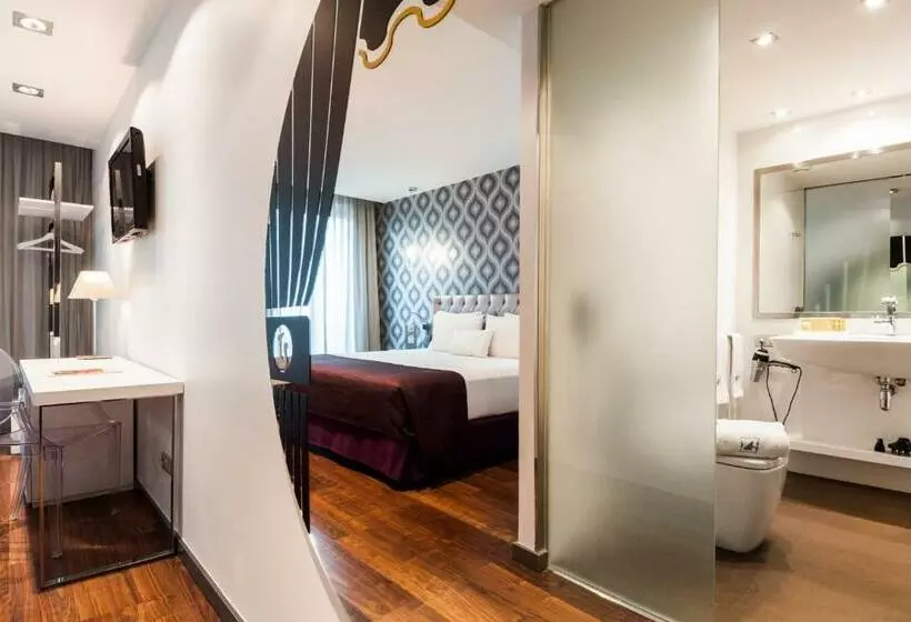 Chambre Standard avec Vues, Ikonik Ramblas