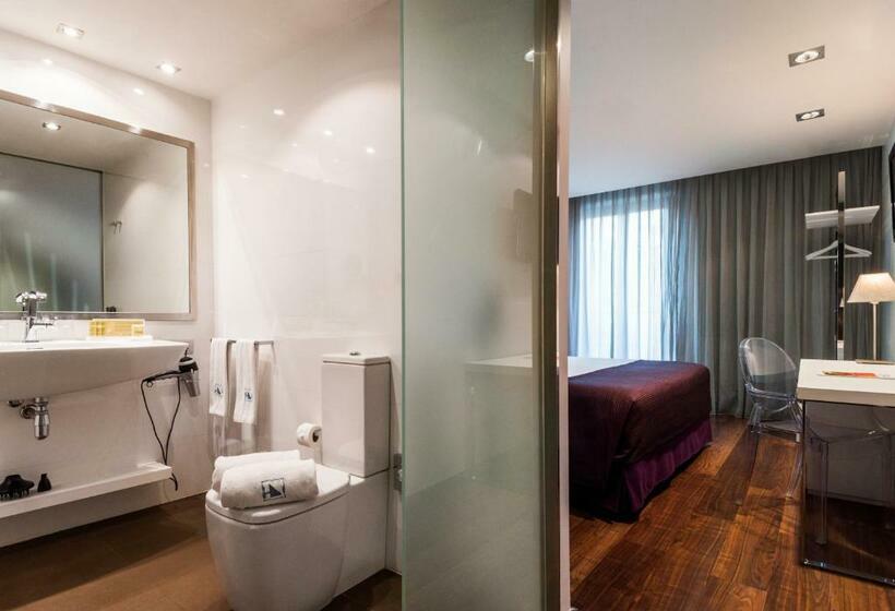 Номер Стандарт, Ikonik Ramblas