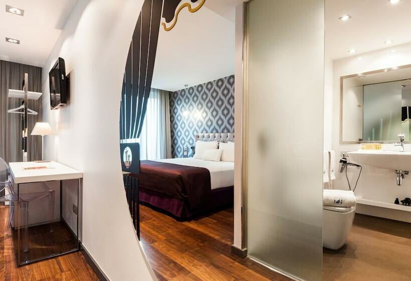 Номер Стандартный с Видом, Ikonik Ramblas