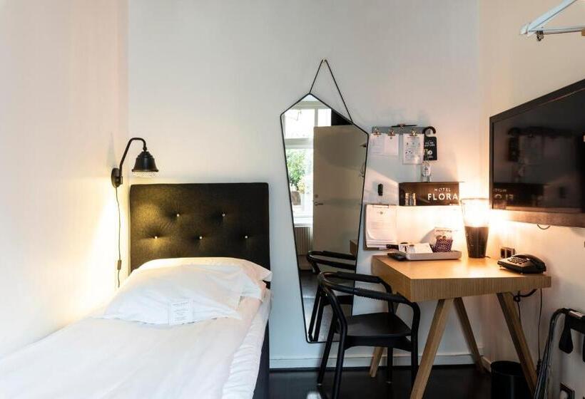 חדר יחיד בסיסי, Flora