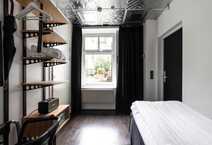 חדר יחיד בסיסי, Flora