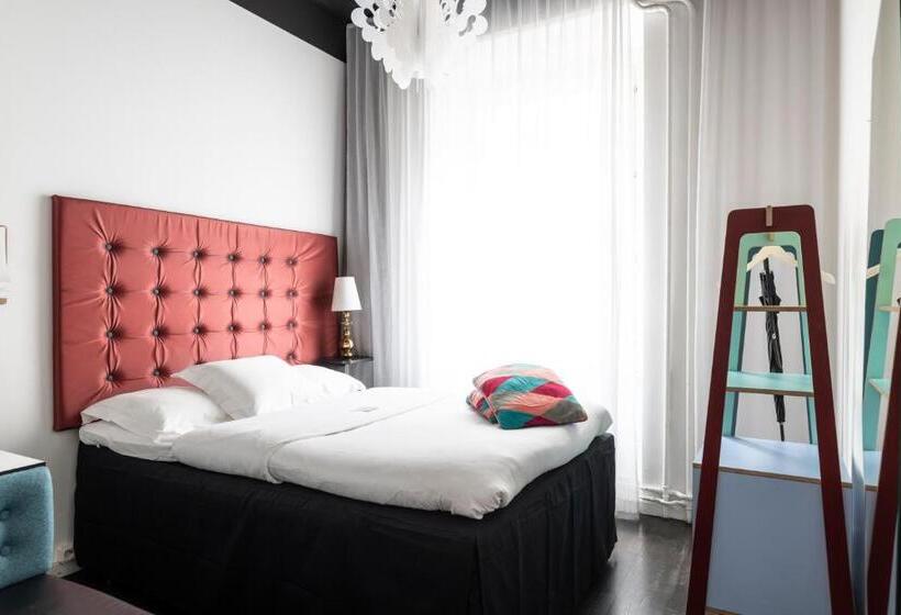 חדר יחיד בסיסי, Flora