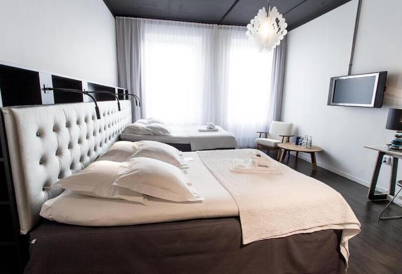 חדר משפתחתי סופריור, Flora