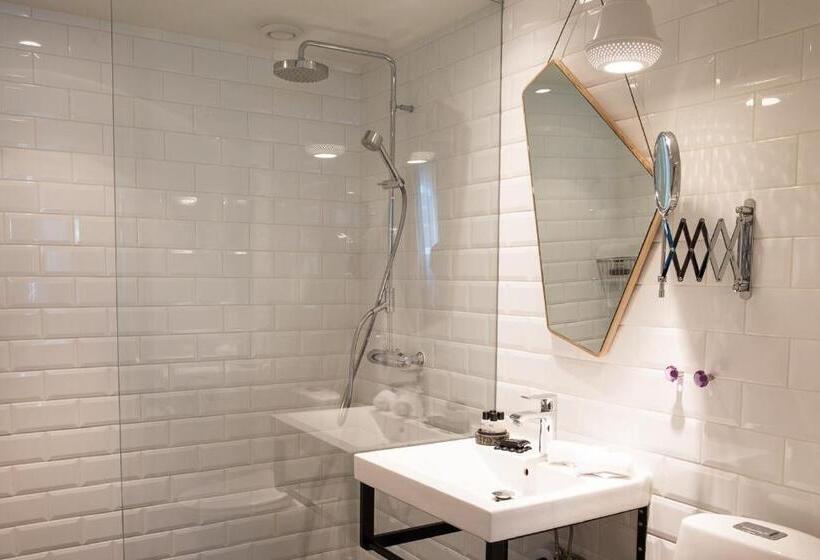 חדר משפתחתי סופריור, Flora