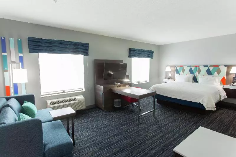 キングサイドベッドのスタンダードワンルーム, Hampton Inn & Suites Ankeny