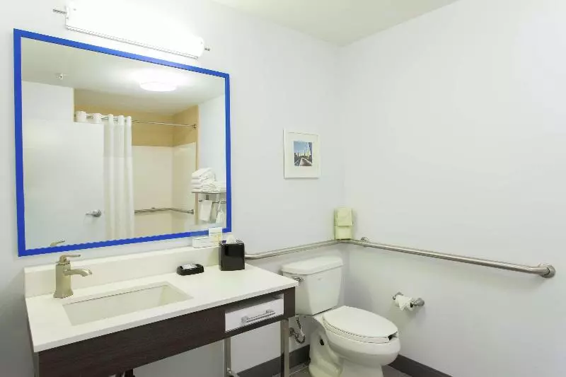 キングサイドベッドのスタンダードワンルーム, Hampton Inn & Suites Ankeny
