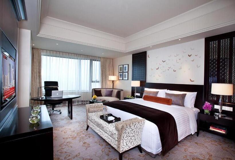 带大床的俱乐部房间, Intercontinental Wuxi, An Ihg