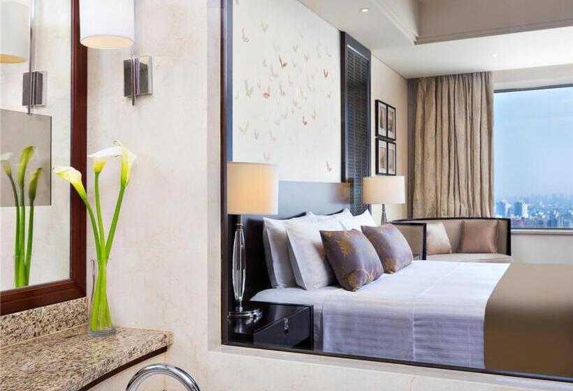 带大床的俱乐部房间, Intercontinental Wuxi, An Ihg