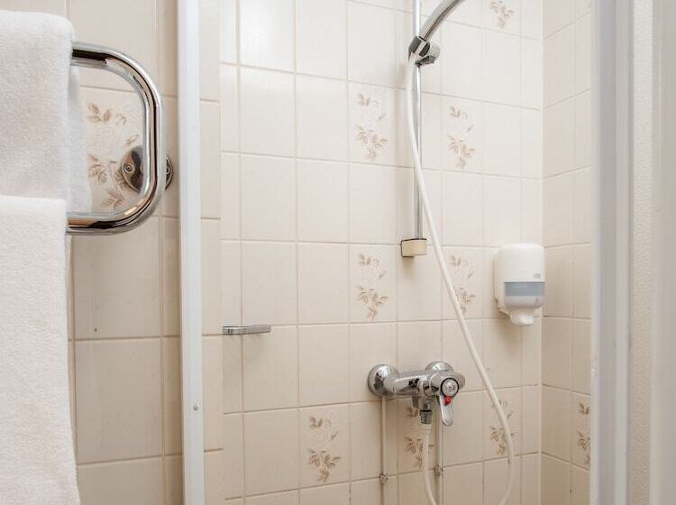 Habitación Economy, Jahtihovi