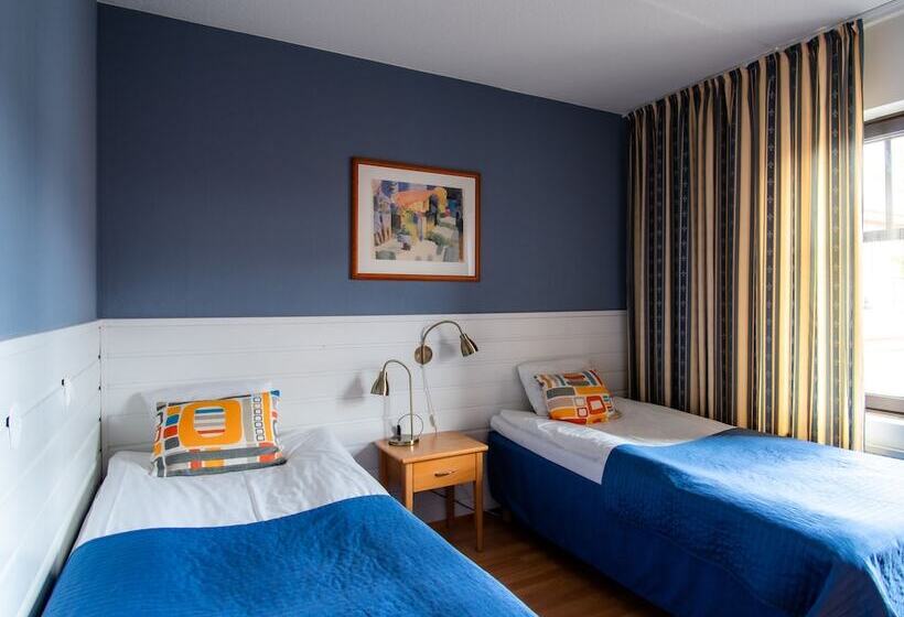 이코노미 룸, Jahtihovi