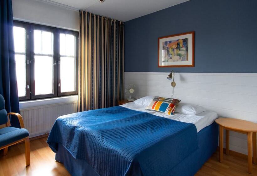 스탠다드 싱글 룸, Jahtihovi