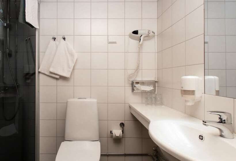 침실 1개 아파트, Jahtihovi