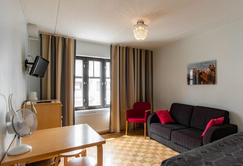 침실 1개 아파트, Jahtihovi