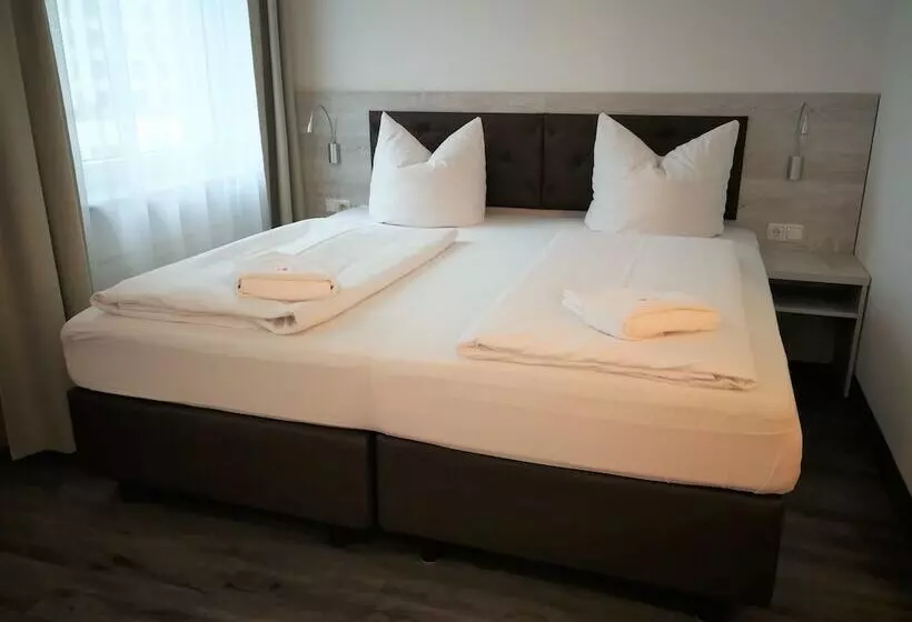 Standard-huone, Near By