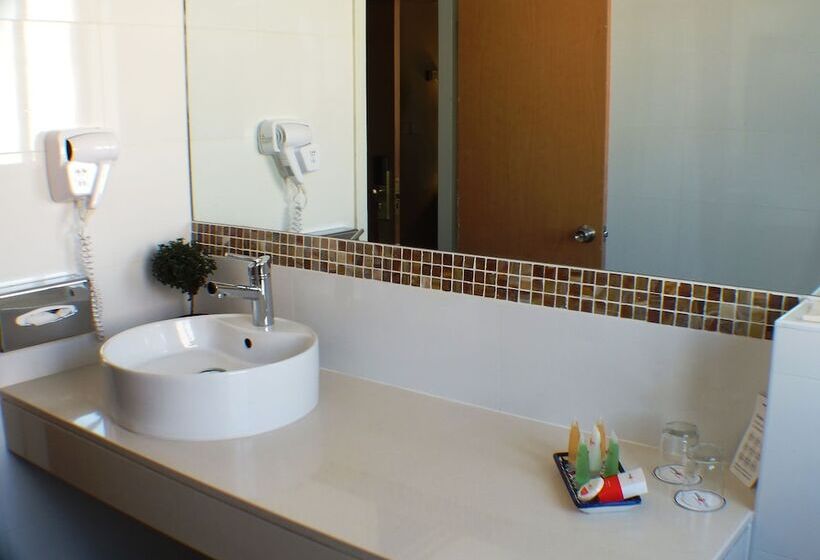 Classic Room City View